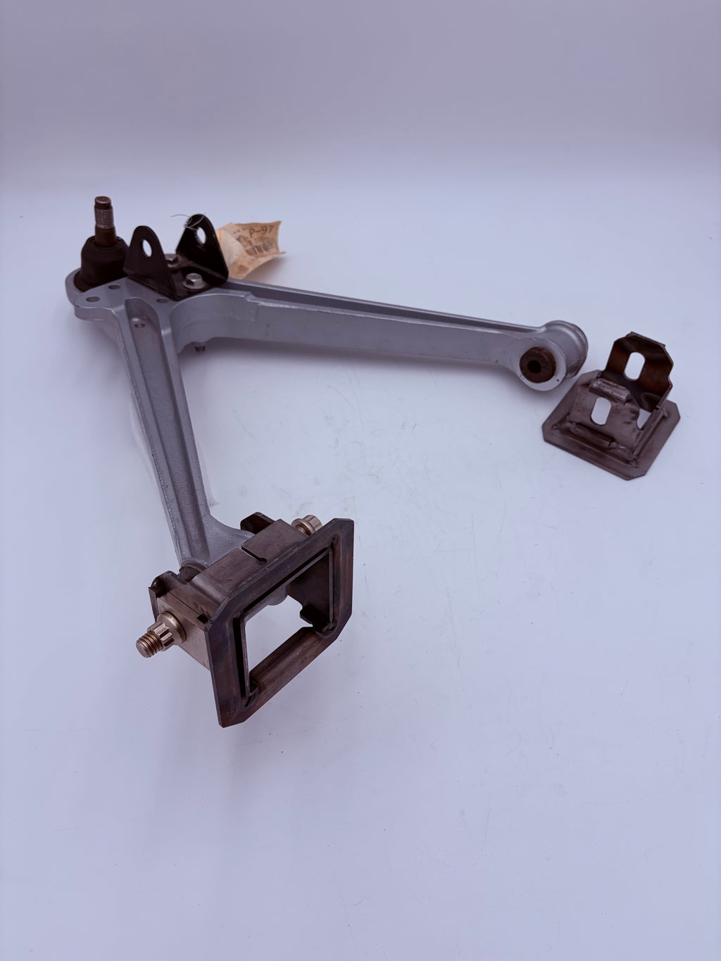 Control Arm Pocket/Mount Lower